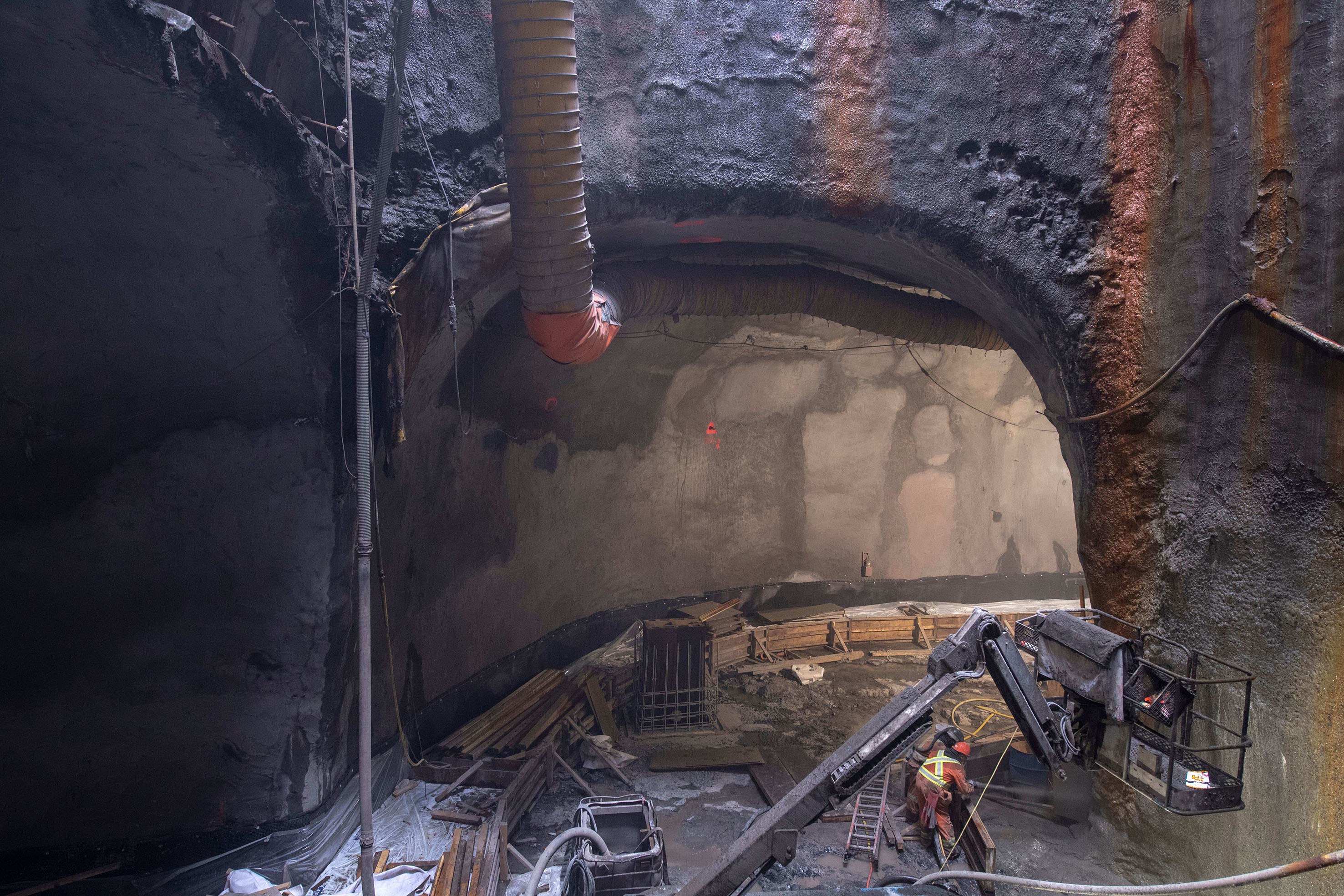 Construction of the new ventilation tunnels in the Montreal Metro